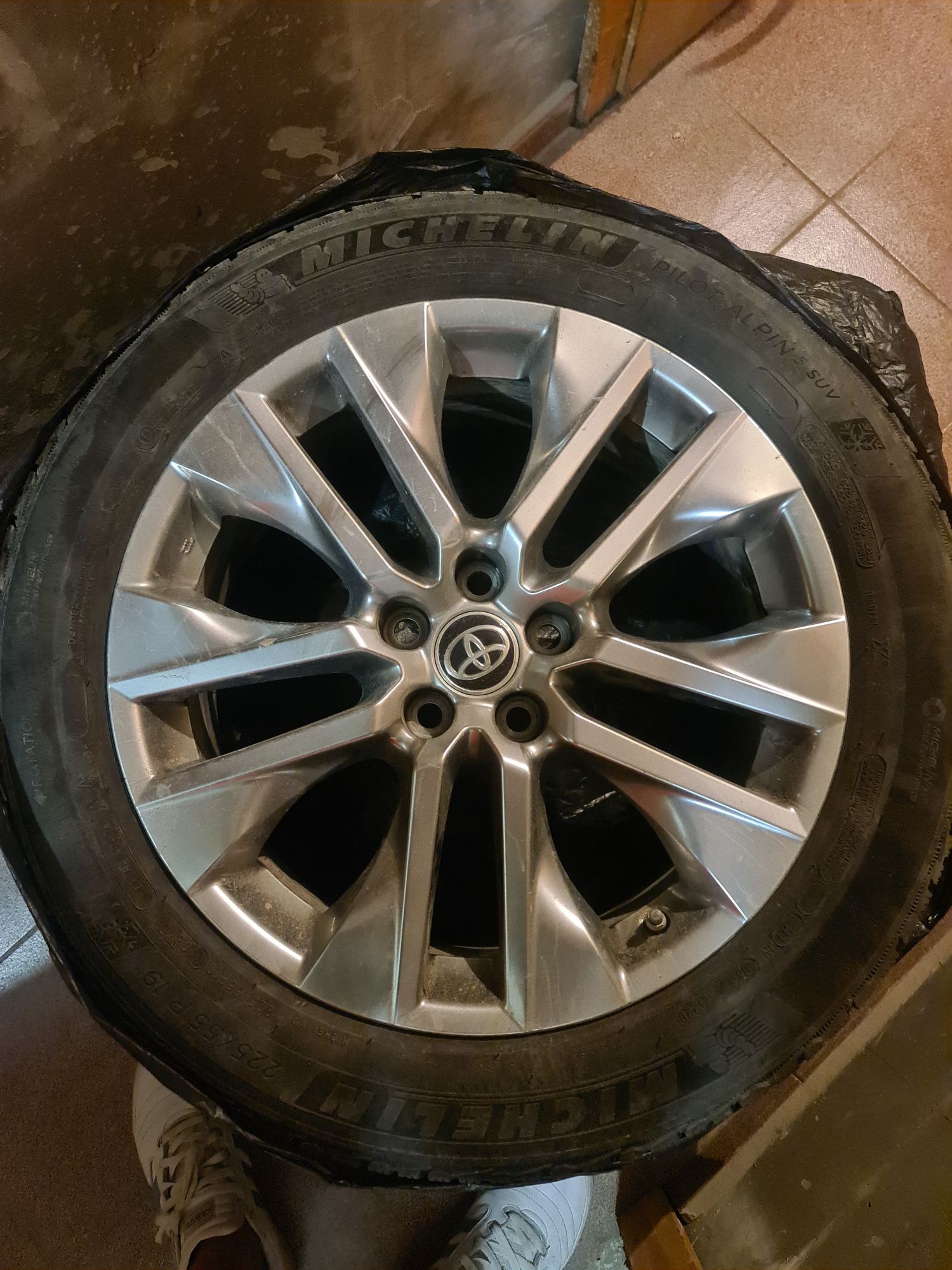 Джанти с гуми Michelin Pilot Alpin за Toyota
