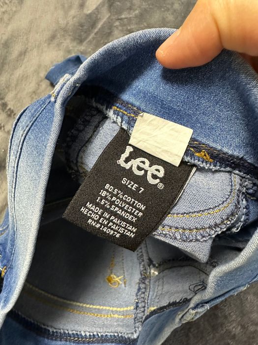 Blugi Lee pentru fetiță de 7 ani
Noi
Bumbac