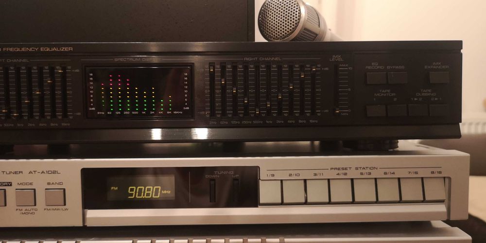 Linie audio Akai 1984 cass, tuner, eq amplificator, mixer, microfon