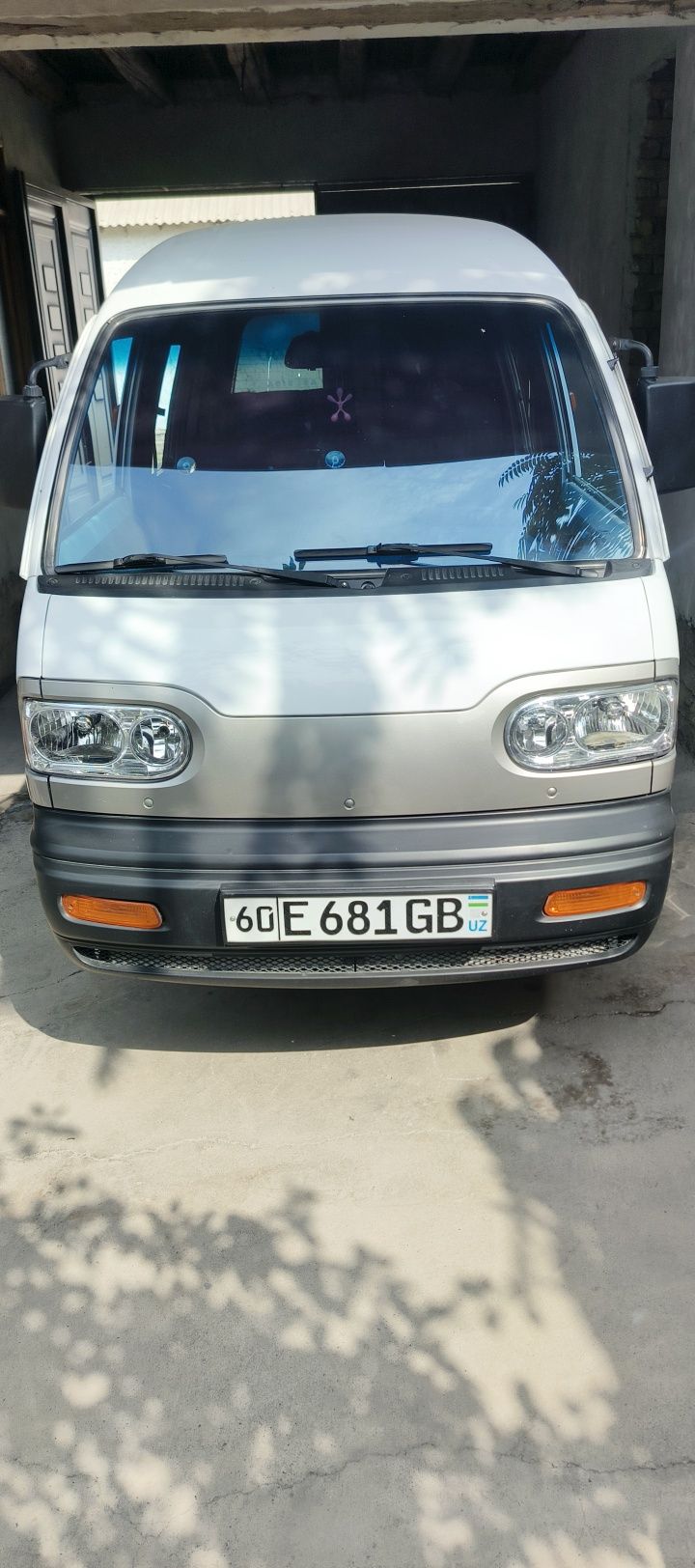2005 yil moshina bir ikki qilingan holat zor 10 foyiz kiraska bor tomd