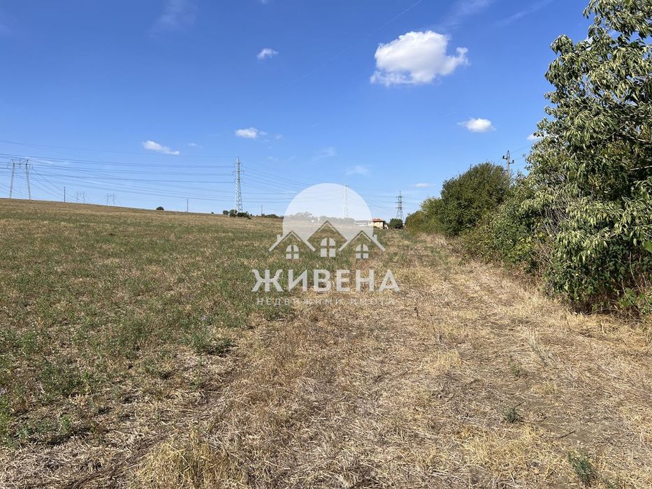 Продава парцел в с.Езерово, площ 8506 кв.м
