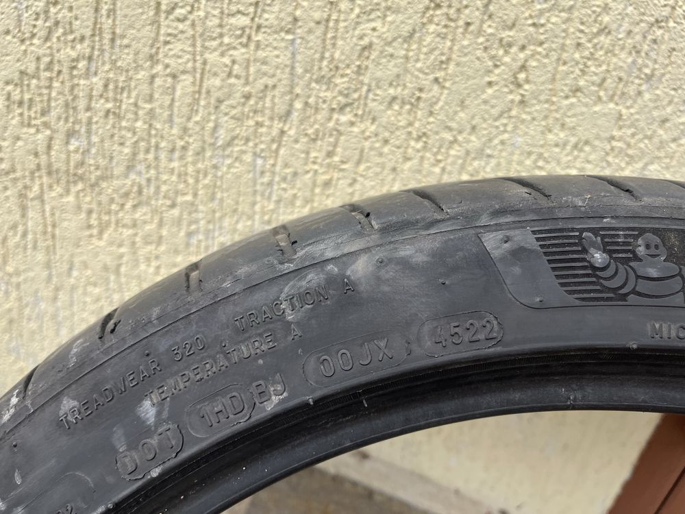 2 бр. летни гуми 245/40/20 Michelin DOT 4522 4,5-5 mm