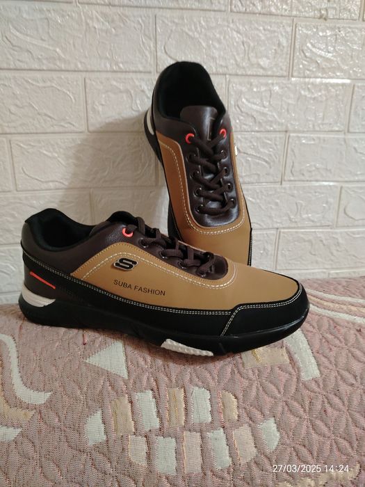 Кроссовки продам