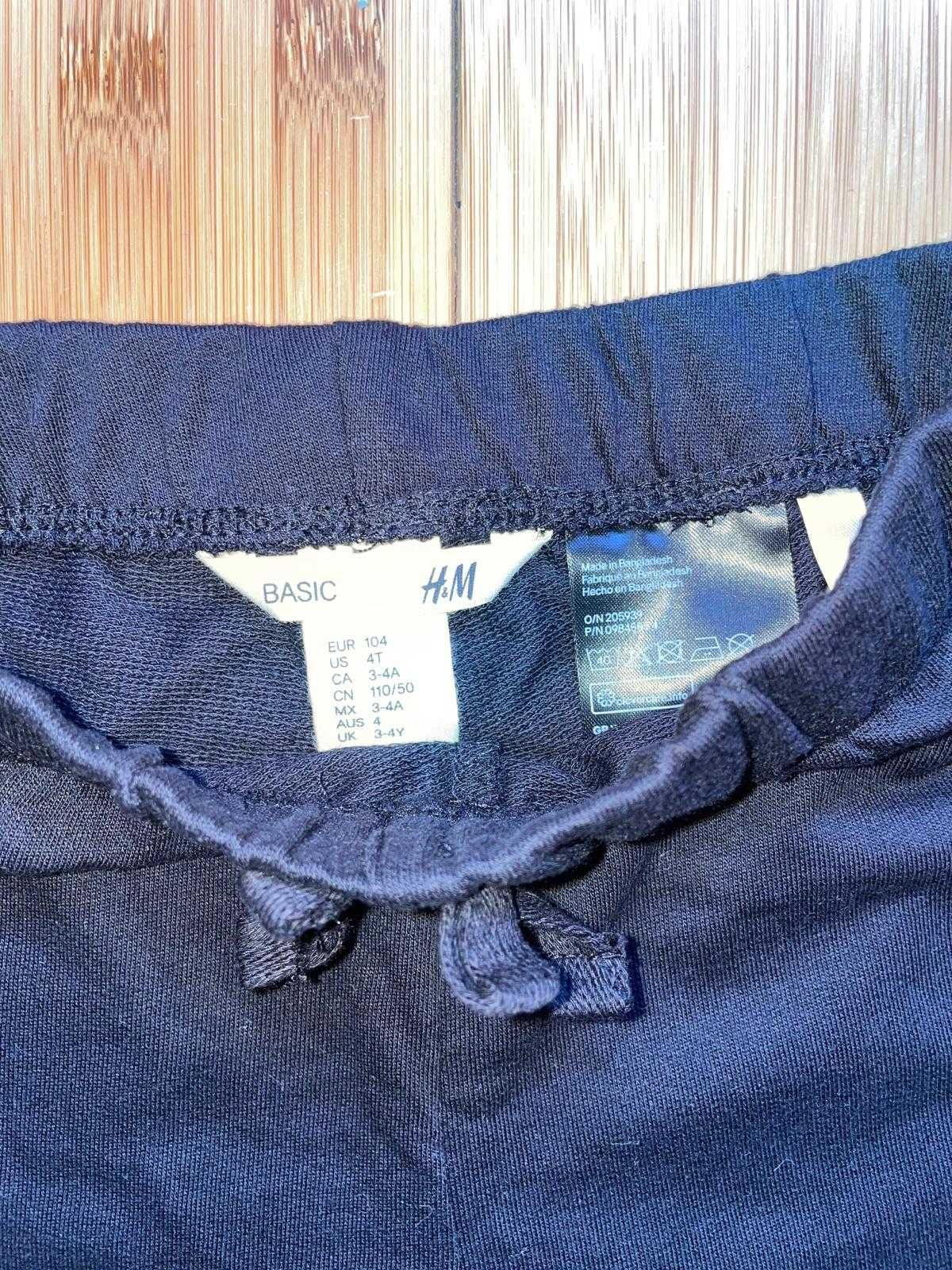 Set 2 perechi pantaloni scurti bumbac fata H&M noi 4 ani!!