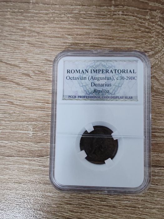 Монета императорски динарий