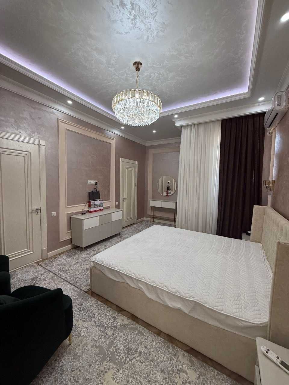 ПРОДАЕТСЯ_ДОМ на Никитине
Мирзо Улугбекский район
Ор.р: 24 Чайхана