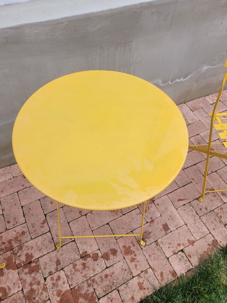 Vand masa cu scaune