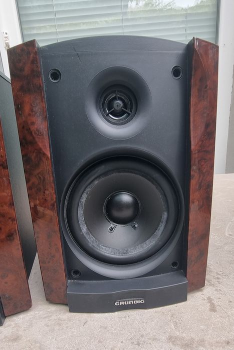 Чифт колонки Grundig