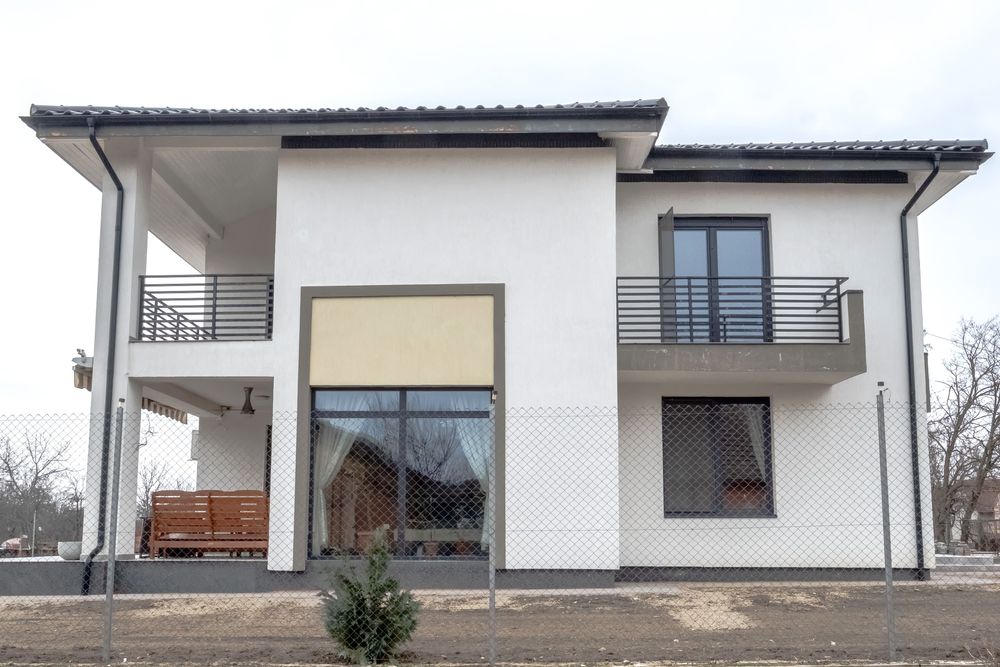 Construim case la cheie cu izolații eficiente și finisaje de calitate