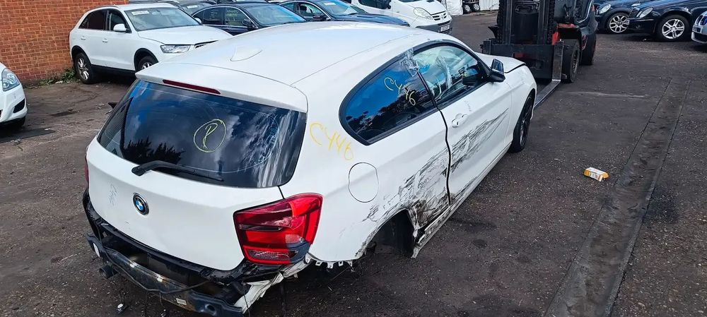 Dezmembrari / Dezmembrez BMW F21 N47D20K1 cutie viteze manuală GS6-17DG cod culoare ALPINWEISS III (300)