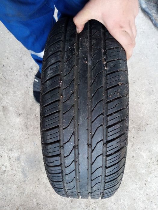 Vând Cauciuc+Janta Continental 195/60 R14  86V  CV90
