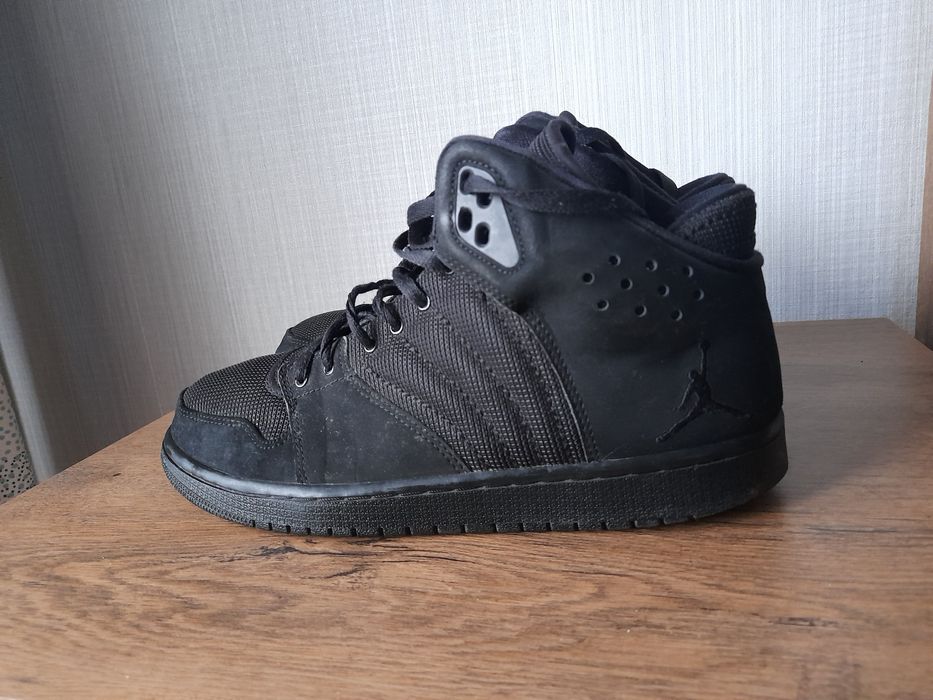 Jordan 1 кецове 44 номер.