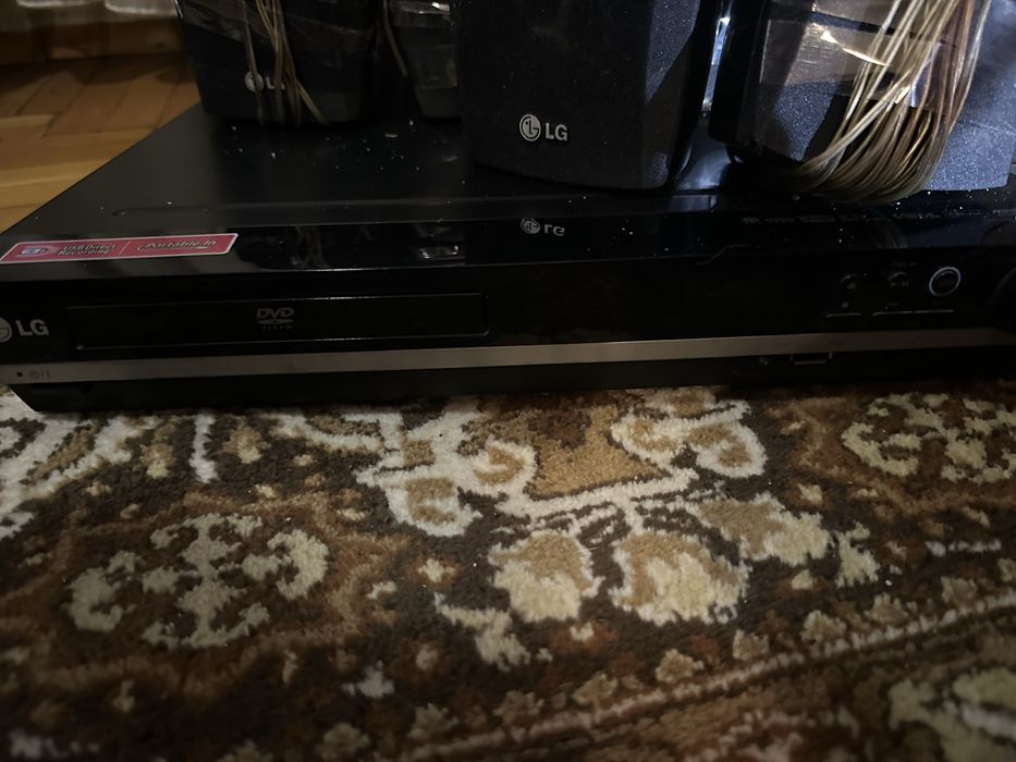 Продавам Домашно кино LG