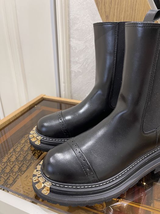 Продам женские ботинки