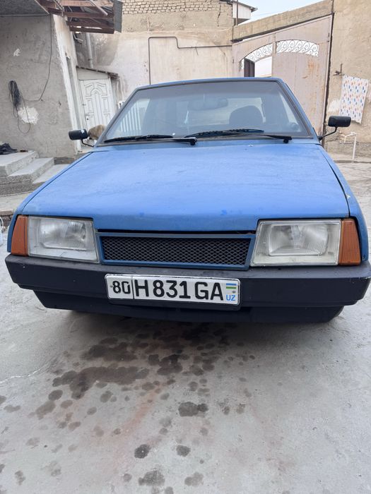 Lada sotiladi 15 mln sum. Moshina naxadu balonla yangi