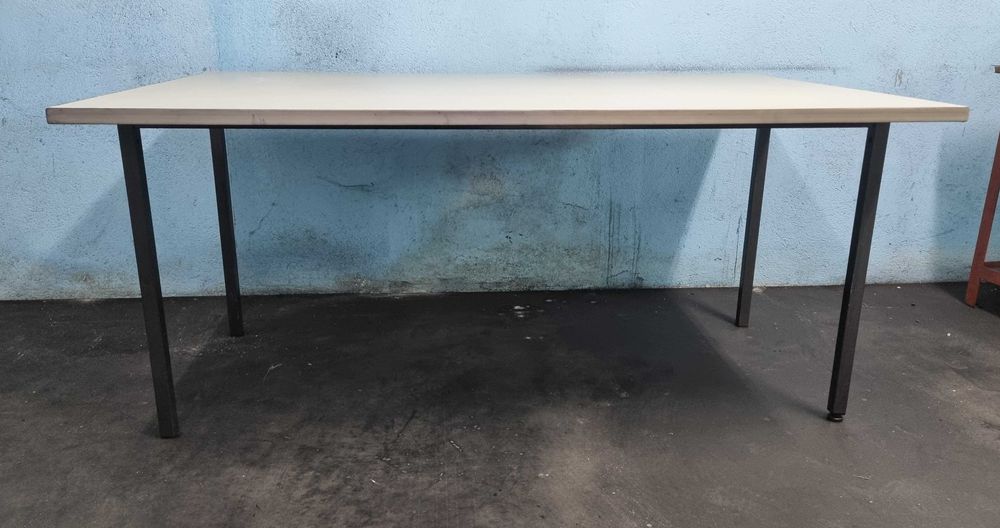 Голяма маса 150 х 100 см - 95 лв