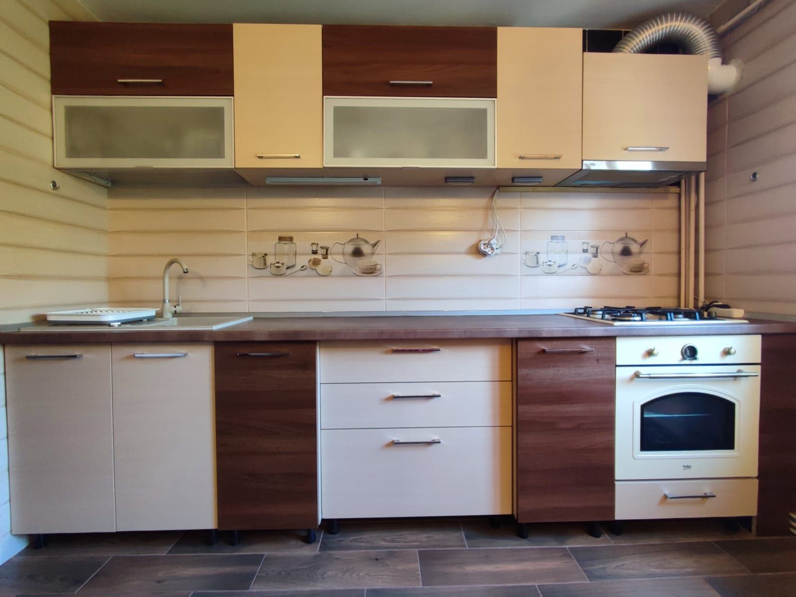 Apartament 2 camere, decomandat, 60 mp, etaj 3/4, vedere verde