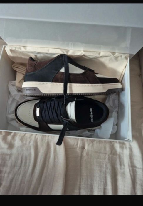 Кроссовки премиум сегмента Британский уличный сегмент