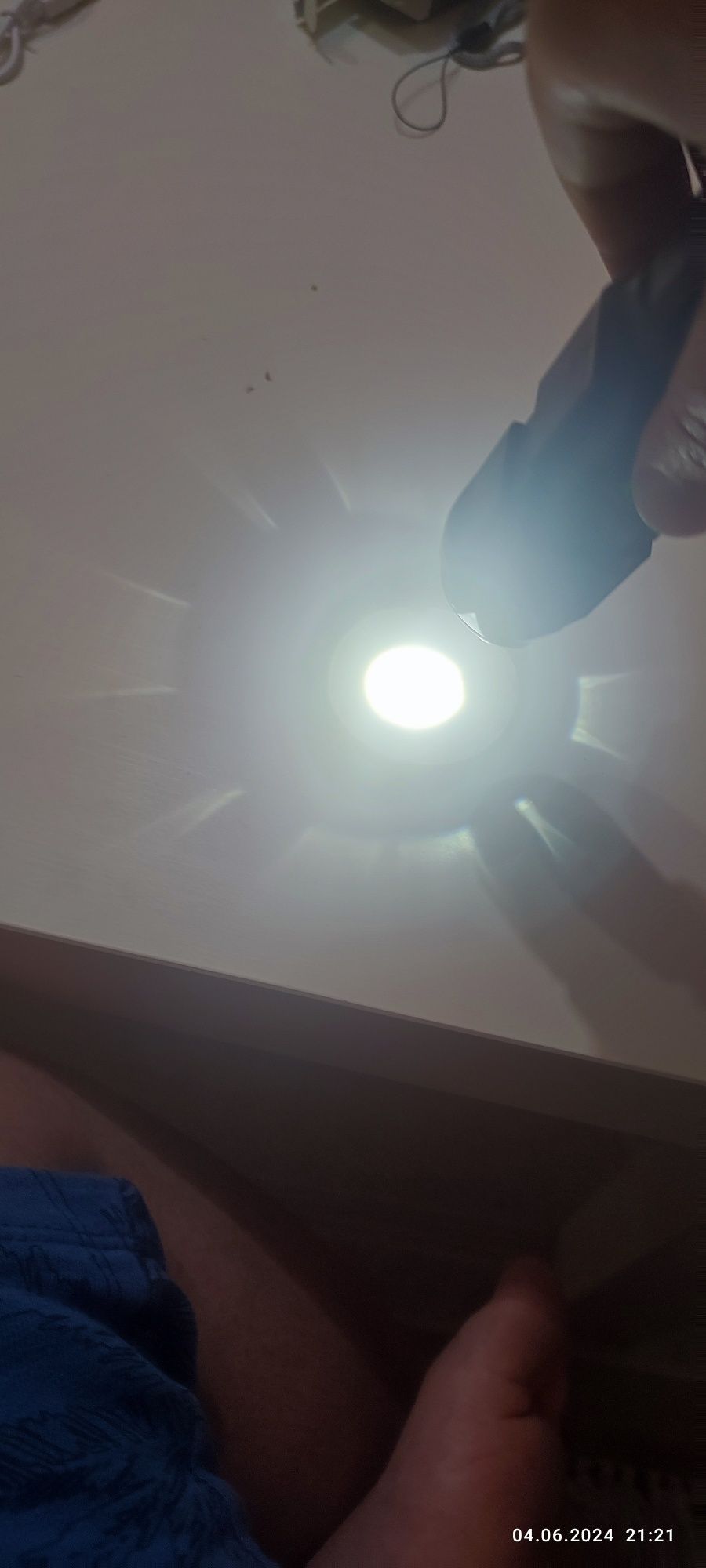 Продавам водоустойчив LED фенер