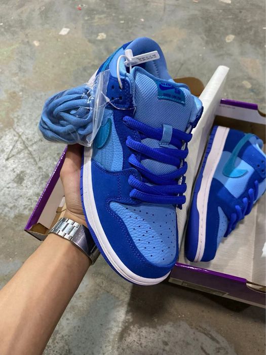 Nike SB Dunk Low Blue Raspberry