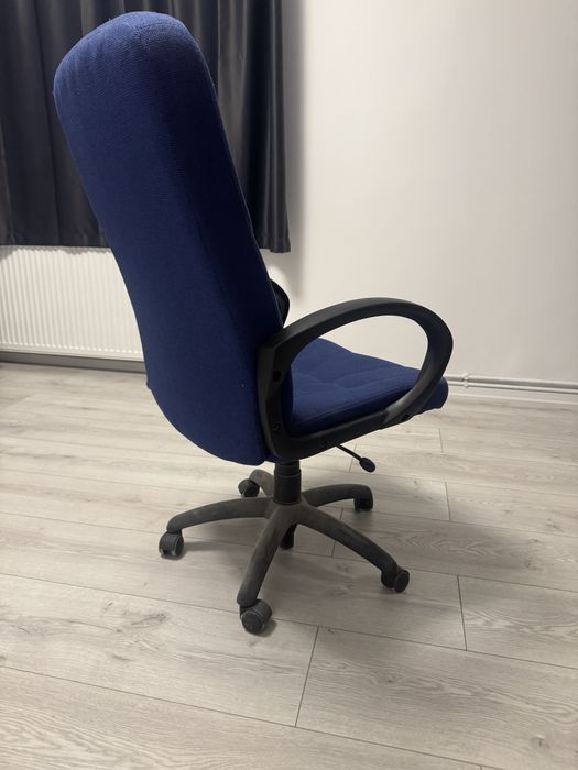 Scaun de birou albastru