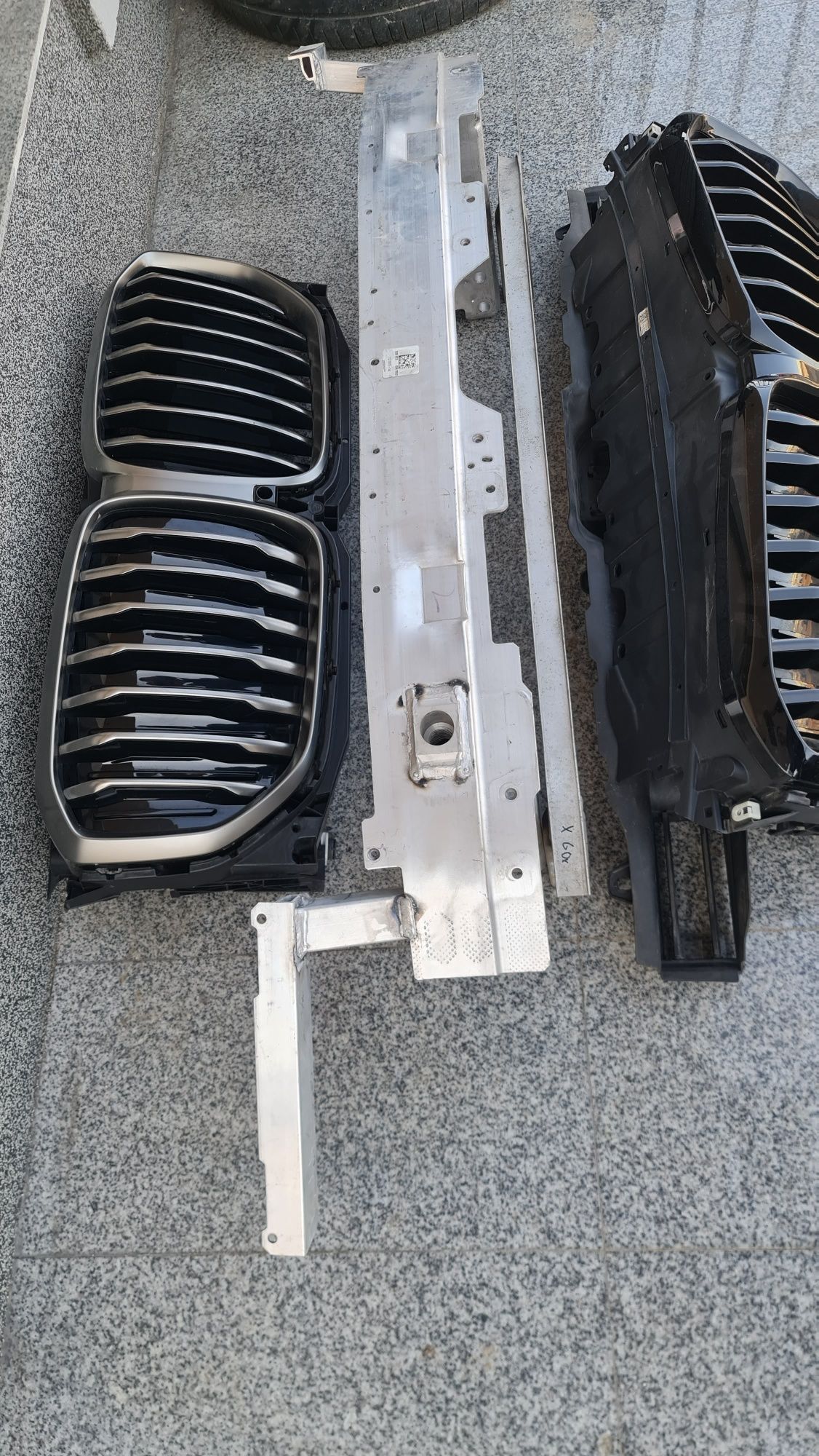 Armatura grila activa absorbant far faruri bara fata capota BMW x5 g05