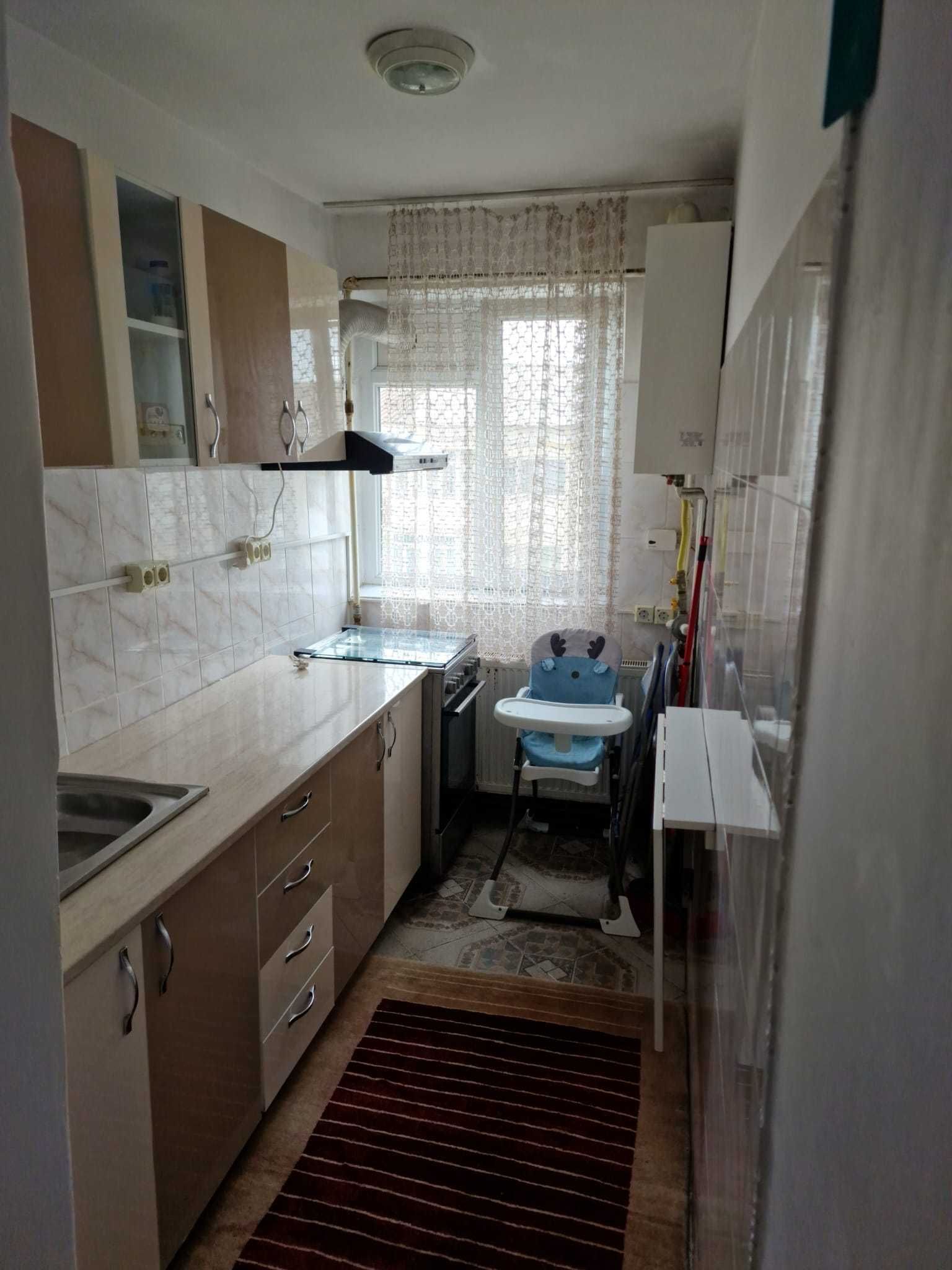 Proprietar! Apartament de închiriat, în zona Micro 4 .preț 250 euro