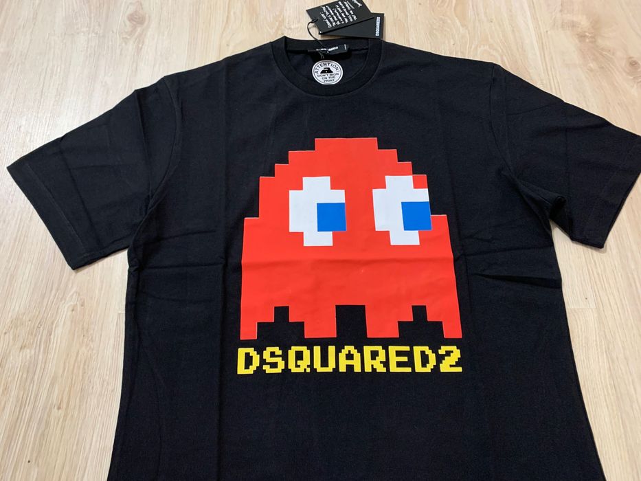 Нови мъжки тениски Dsquared в черен и в бял цвят.Нови с етикети