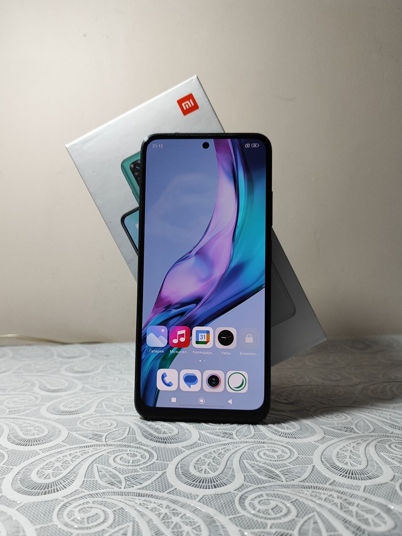 Redmi note 10 Global

Xotira: 4/64GB 
Batareya: 5.000 mAh 
Versiyasi