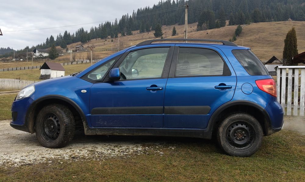 Vând Suzuki SX4.