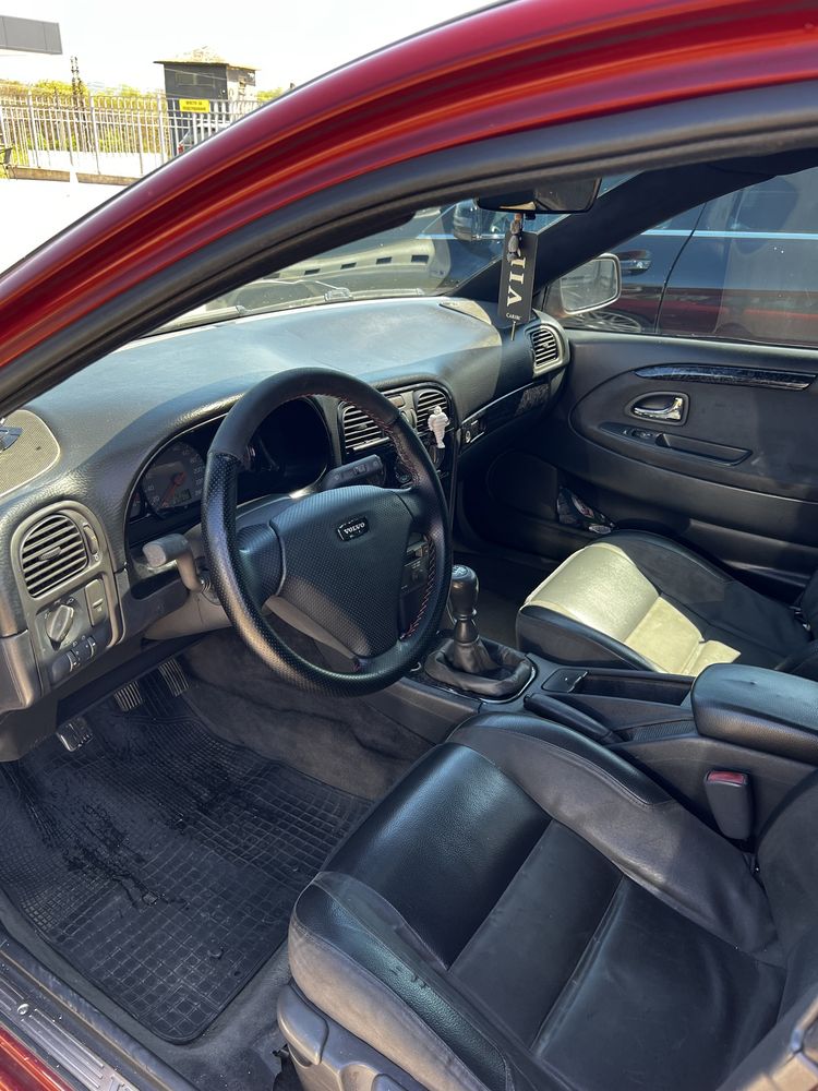 На части Volvo V40 1.9D 95кс