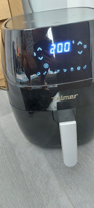 Air fryer friteuza