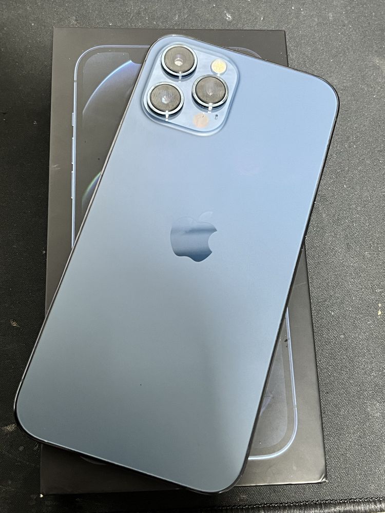 Продам Iphone 12 pro max
