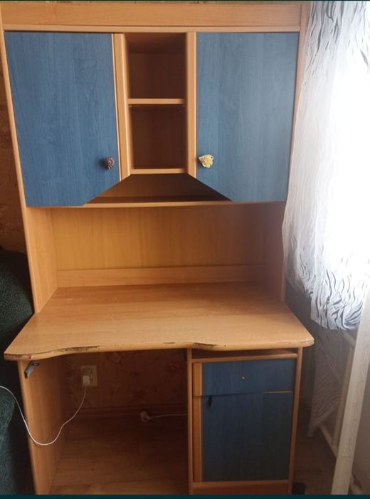 Стол письменный школьный