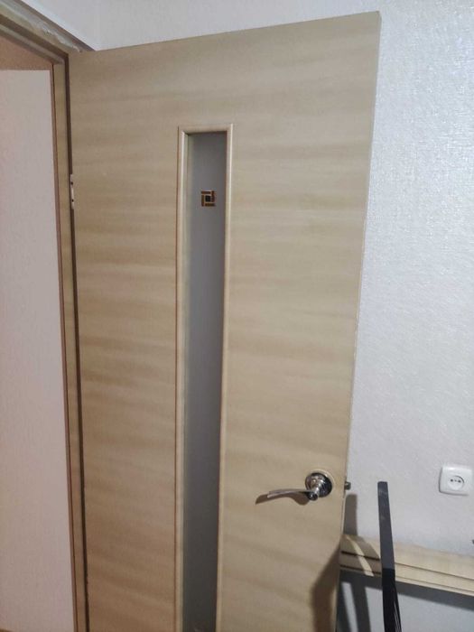 Продам двери межкомнатные 4