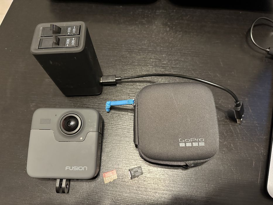 GoPro Fusion 360, 5.2 K, incarcator, 2 baterii, 2 carduri microSD 64GB