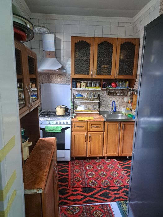 Продаётся 4 комнатная квартира