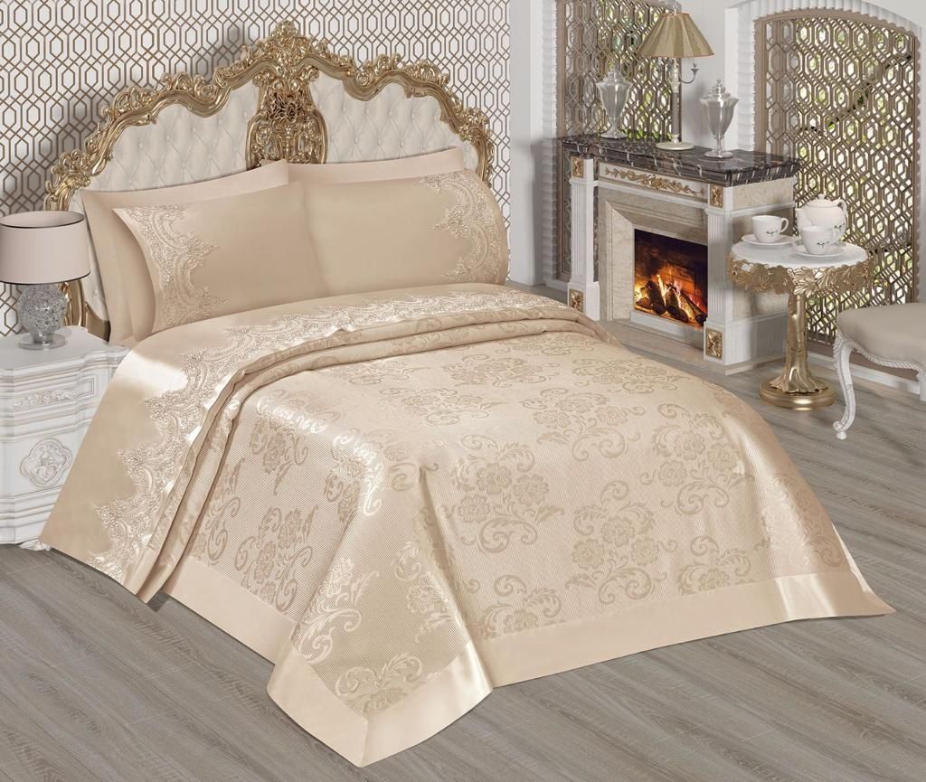Луксозни покривки с долен чаршаф и 4 калъфки за спалня