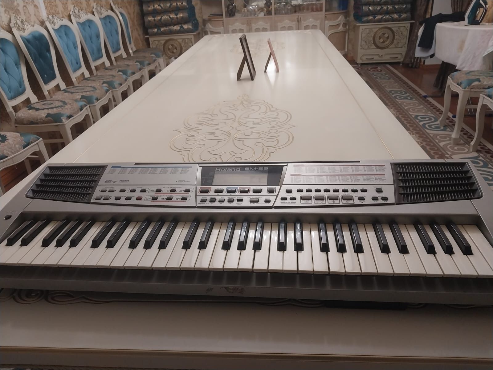 Клавиша  Roland EM 25 полный рабочи.цена 60000 .г Сарыагаш .