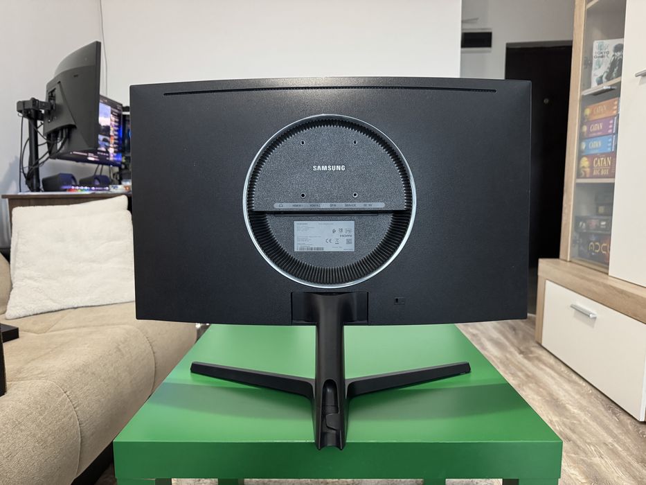 Monitor Curbat Samsung Odyssey 27”, Full HD, 240hz, 4ms, GSync