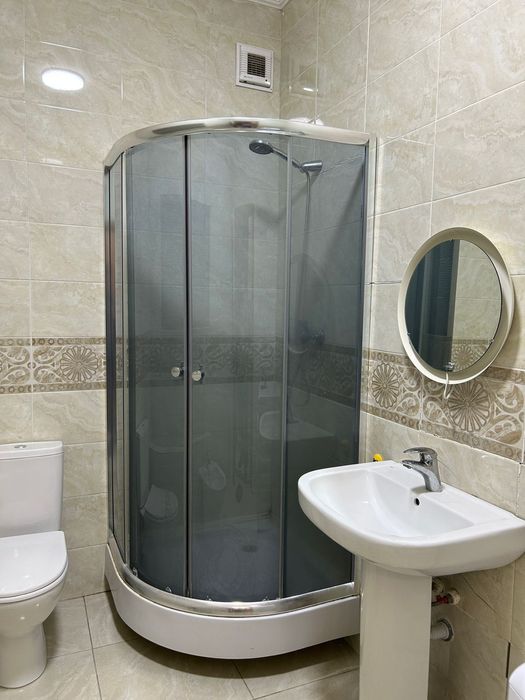 Пподам душевую кабину 12000 т