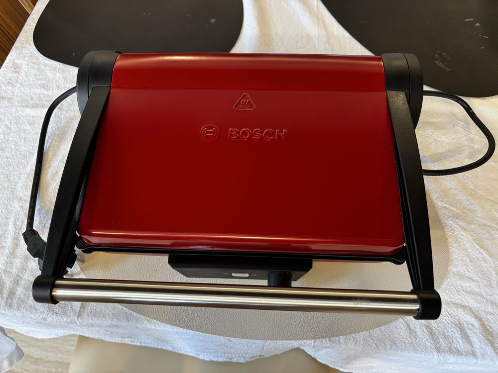 Контактен грил BOSCH TCG4104 ЧЕРВЕН