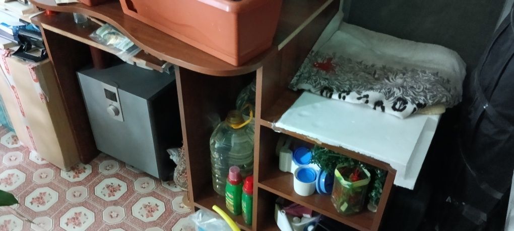 Продам компьютерный стол