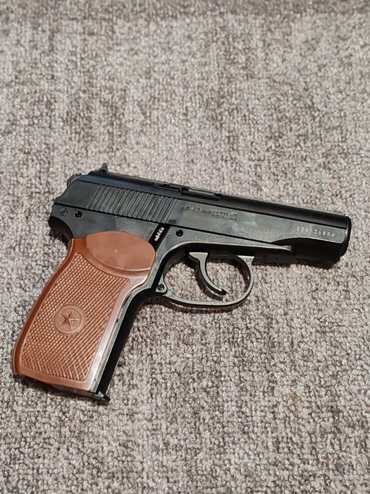 Продава се Airsoft пистолет
