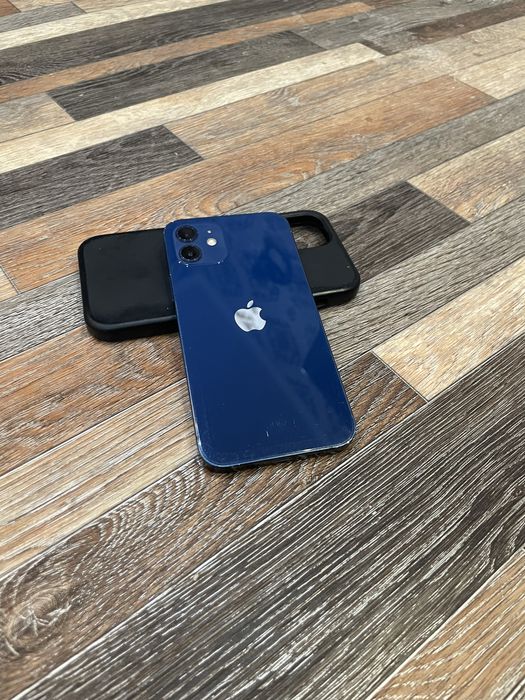 Продам iPhone 12
