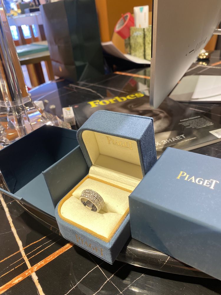 Piaget золотое кольцо с бриллиантами