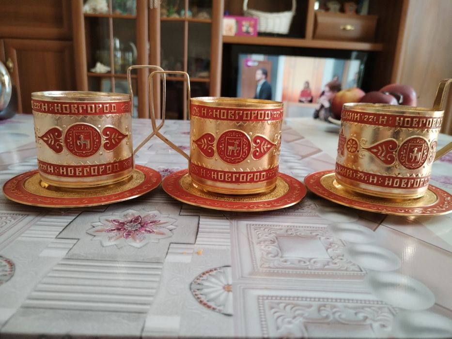 Подстаканники для чая. Советские. Новгород. С блюдцами.