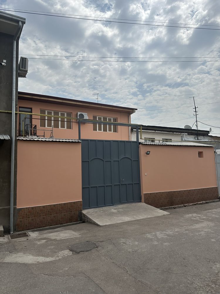 Продаётся офис со складом и с территорией