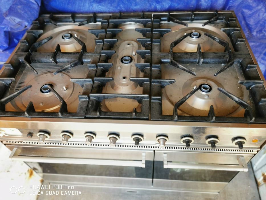 Професионална готварска печка – 2 фурни + 5 газови котлона! 

Мощ