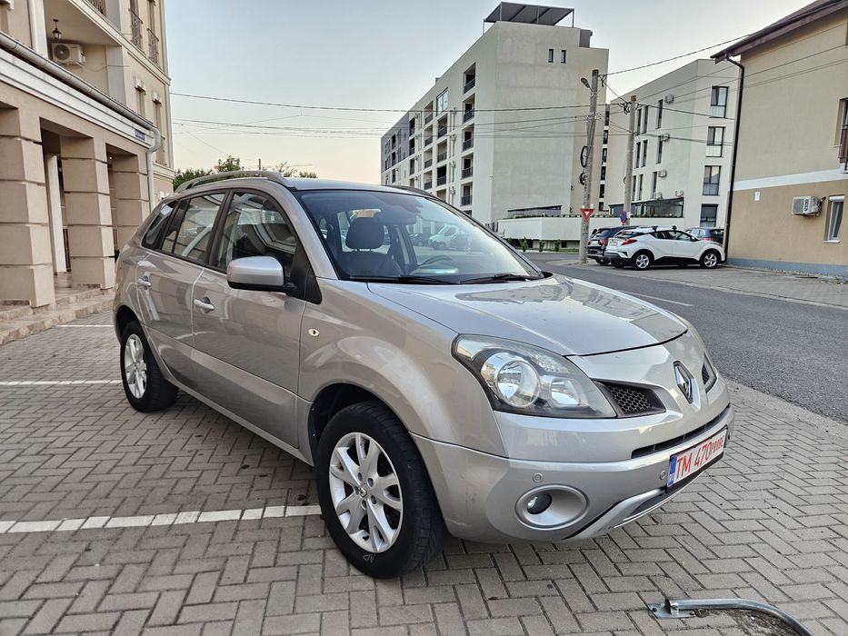 Renault  koleos an 2008 motor 2.0 dci tractiune 4x4 cutie manuala